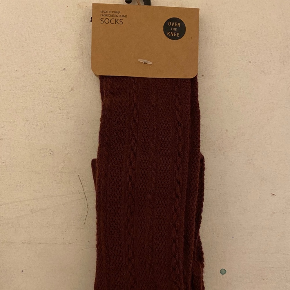 🆕 add-on 🎀 Ardene knee high socks
